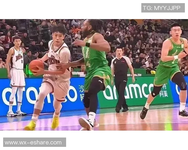 付豪勾手技艺精湛引领CBA新风潮球迷热议其精彩表现