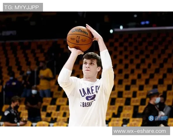 马刺签下新秀巴里莫:期待他在球场上展现出色表现 马刺签下新秀巴里莫:期待他在球场上展现出色表现